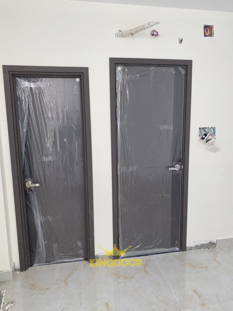 Giá Cửa Nhựa Composite Tại Quận 11 - Cửa Nhựa Chịu Nước Tốt